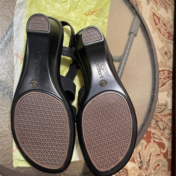 Women’s strictly comfort. sandals size 8 Medium color Black - Picture 9 of 9